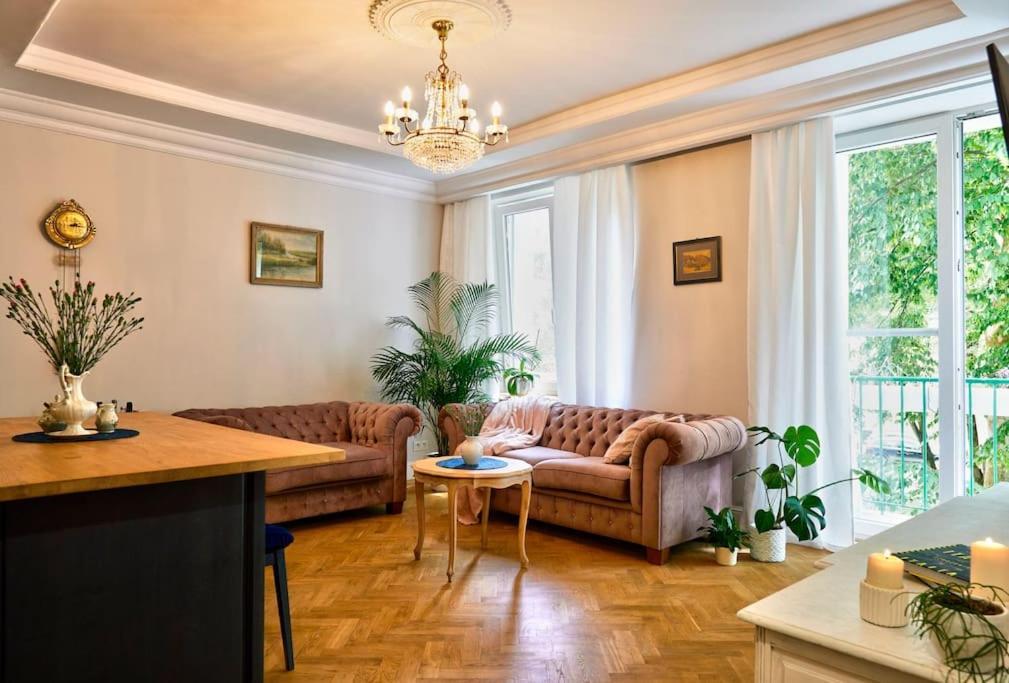 Old W Samym Sercu Miasta. Apartment *